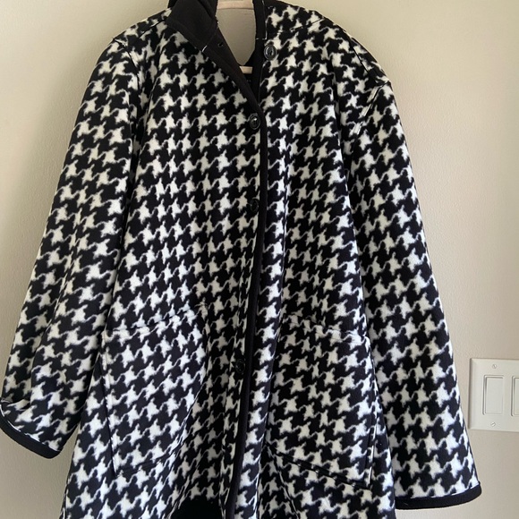 Black and White Houndstooth Reversible Teddy Jacket - Picture 1 of 7